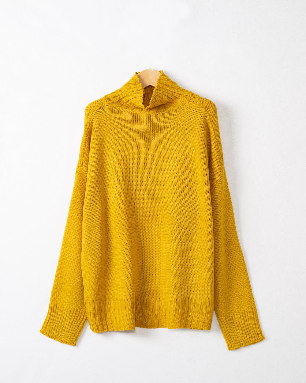 Woman knit turtleneck sweater with structured design Lune London