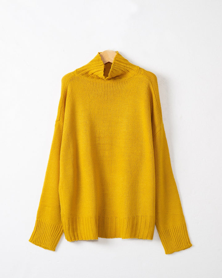 Woman knit turtleneck sweater with structured design Lune London