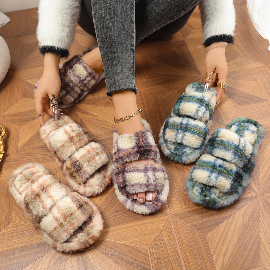 Comfortable indoor sandals for women made of plush material with double strap Lune London