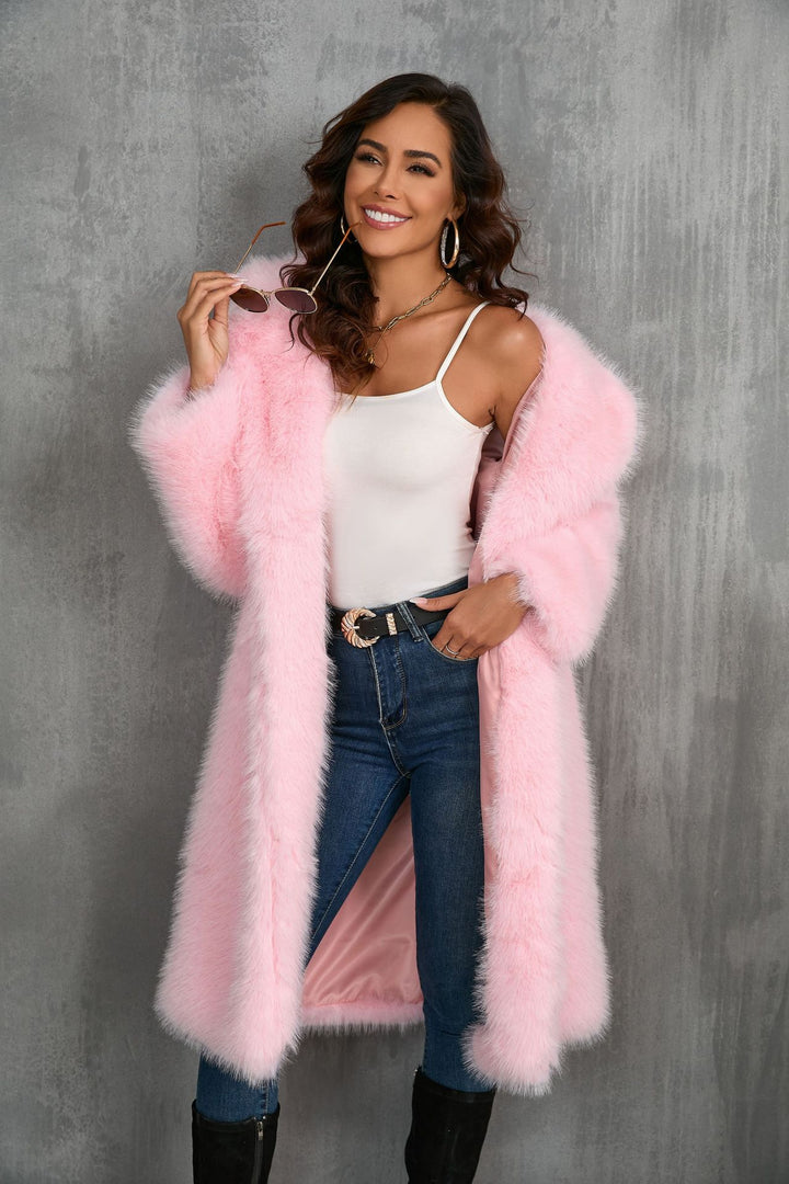 Women Elegant Faux Fur Coat with Wide Lapels and Casual Cut Lune London