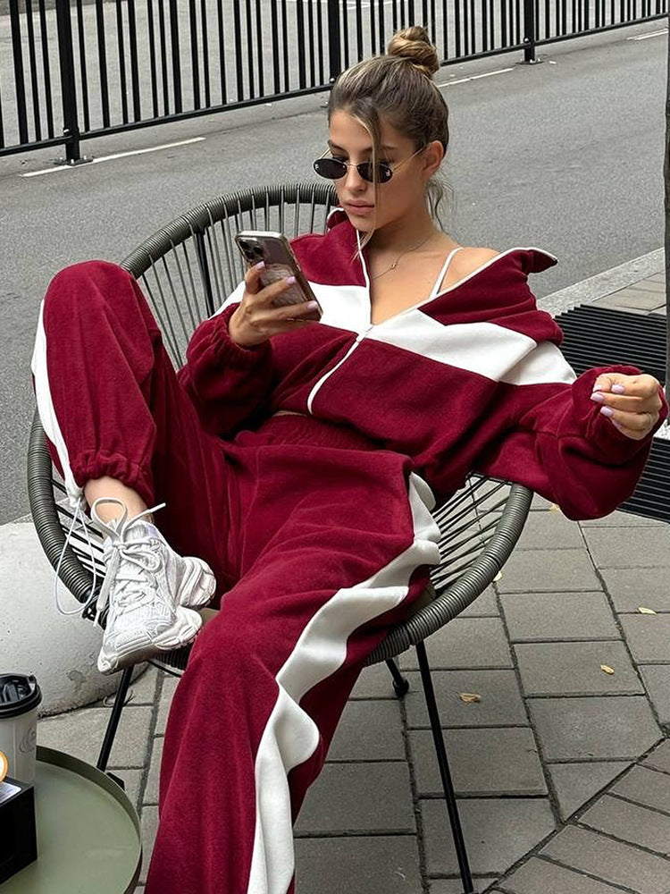 Women's fleece hoodie with high collar and zipper Lune London