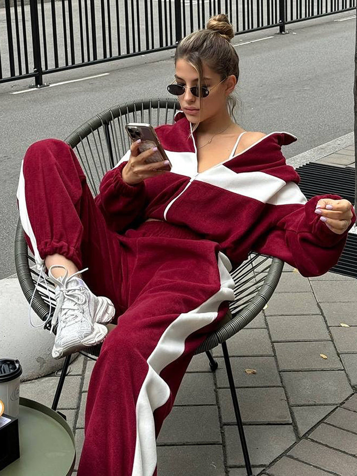 Women's fleece hoodie with high collar and zipper Lune London