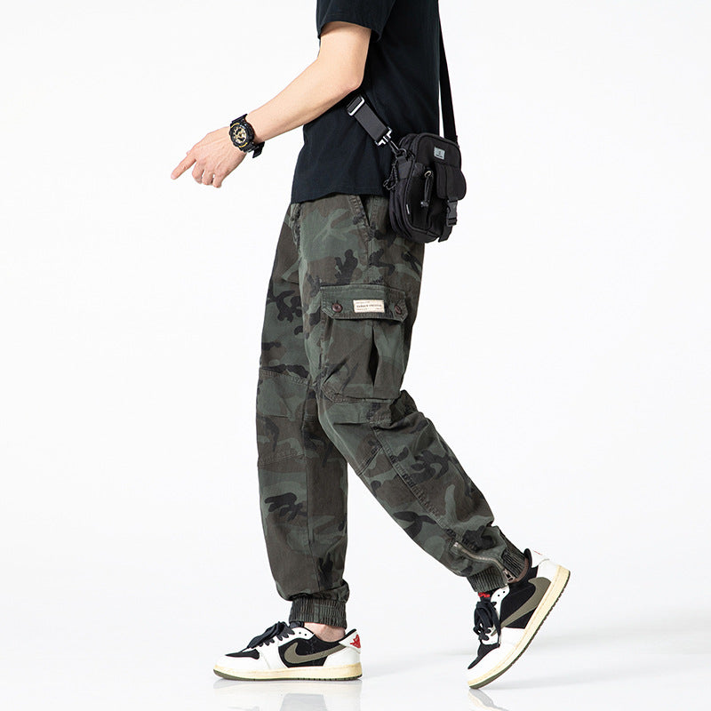 Men's cargo pants with functional pockets and a relaxed fit Lune London