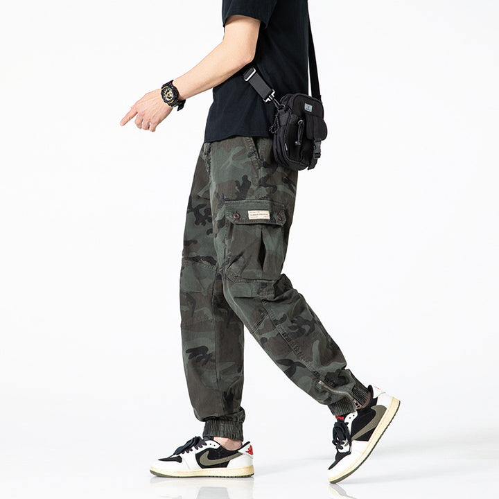 Men's cargo pants with functional pockets and a relaxed fit Lune London