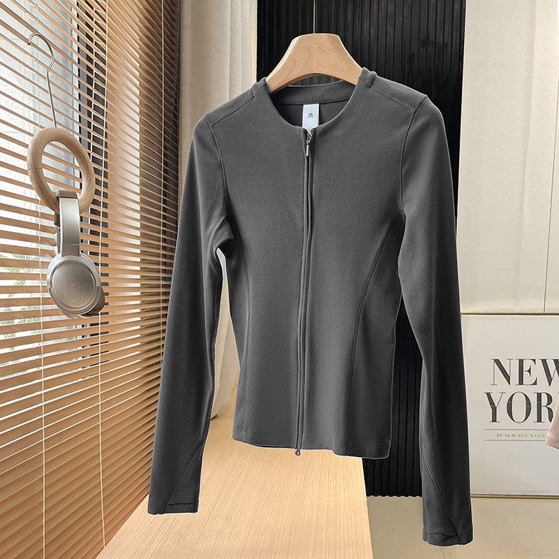 Veste sportive à manches longues pour femmes en matériau léger et respirant Chic & Stil