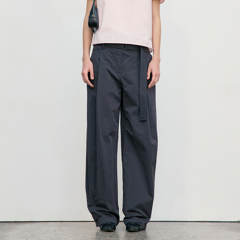 Pantalons en tissu à coupe large pour femmes avec ceinture tonale Chic & Stil