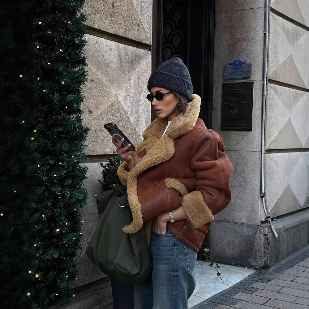 Faux fur jacket for women with a fitted cut and practical pockets Lune London