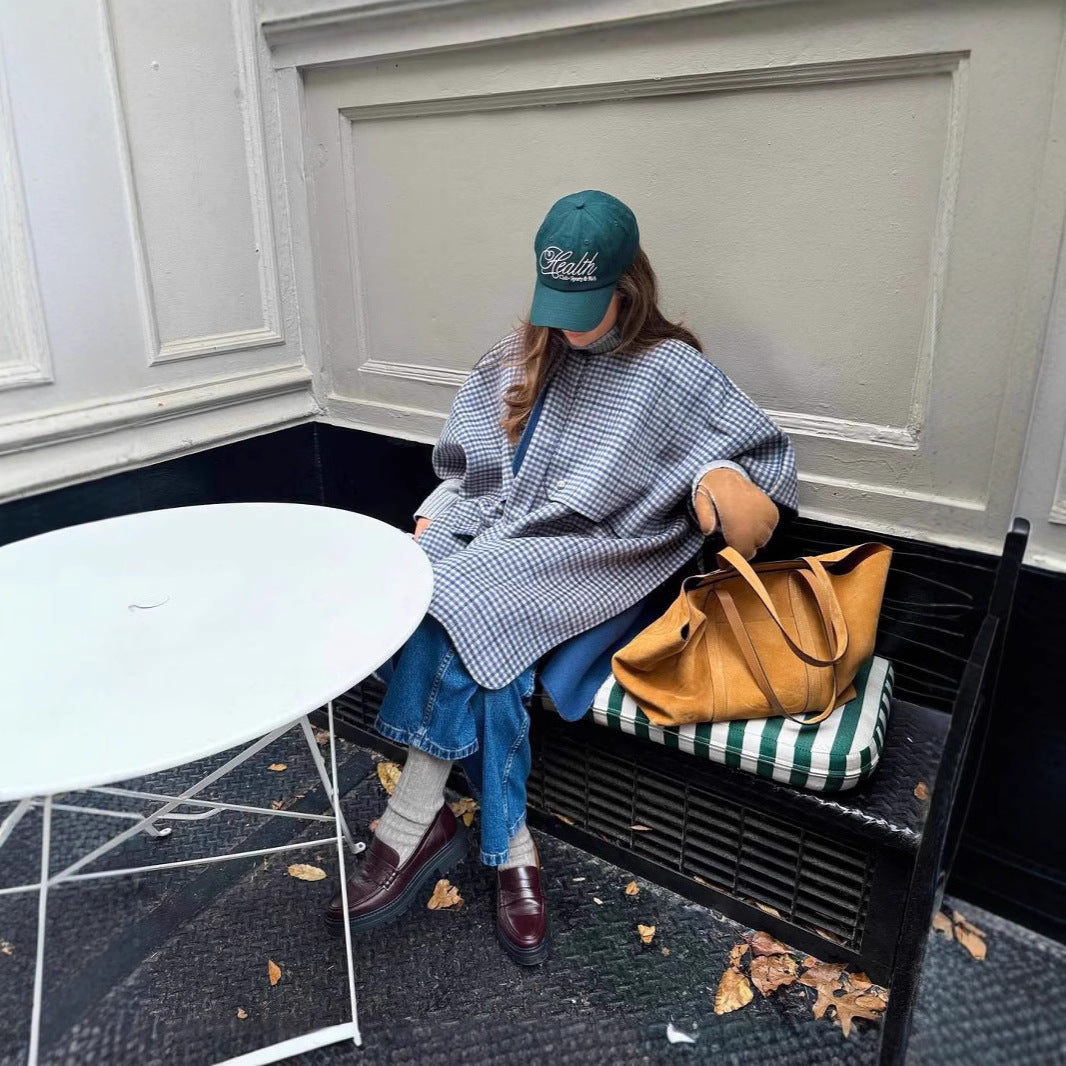 Trendy jacket for women with generous pockets and structured design Lune London
