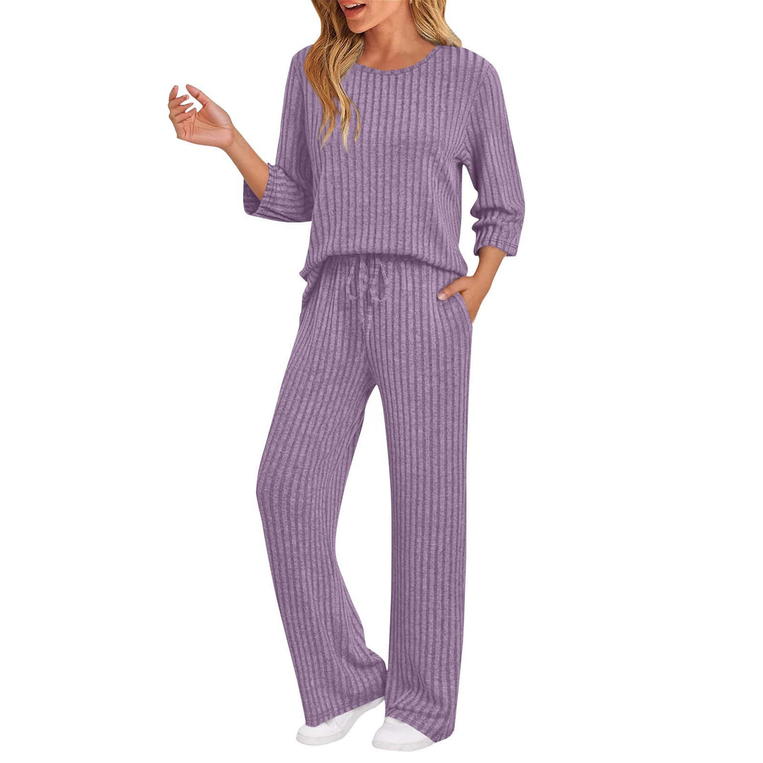 Ladies Comfortable leisure outfit with a striped structure Lune London