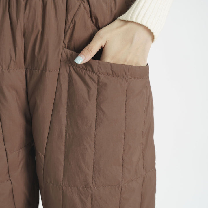 Leisure pants for women lined with elastic waistband and pockets Lune London