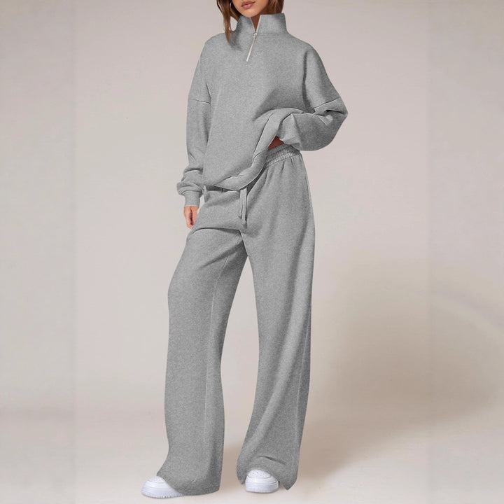 Casual sweatpants set for women with high collar and zipper Lune London