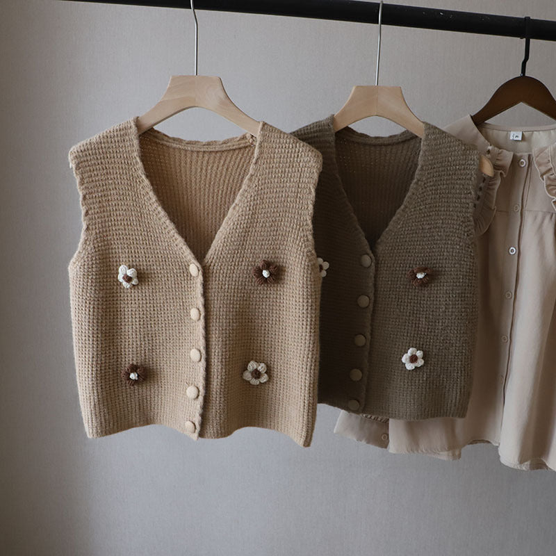 Knit vest for women with floral design and button closure Lune London