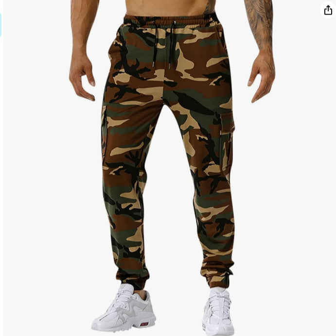 Trendy cargo pants for men with contrasting pockets and elastic waist Chic und Stil