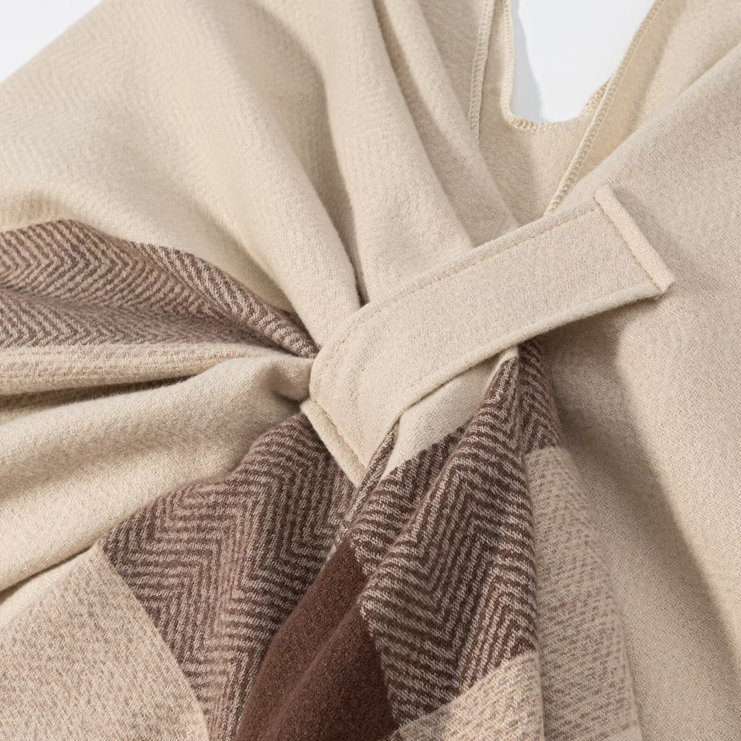 Poncho élégant et confortable pour femmes avec motif à la mode Chic & Stil
