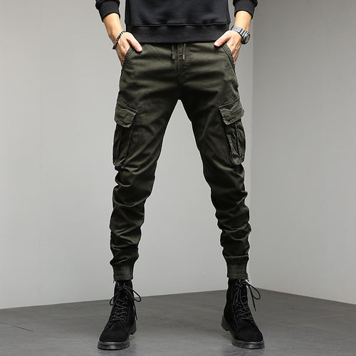 Cargo pants for men with elastic waistband and practical side pockets Lune London
