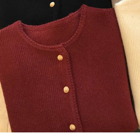 Ladies luxurious cardigan with chic button details and style