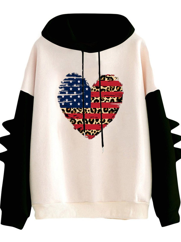 Women's hoodie with unique heart design and trendy details Chic & Stil