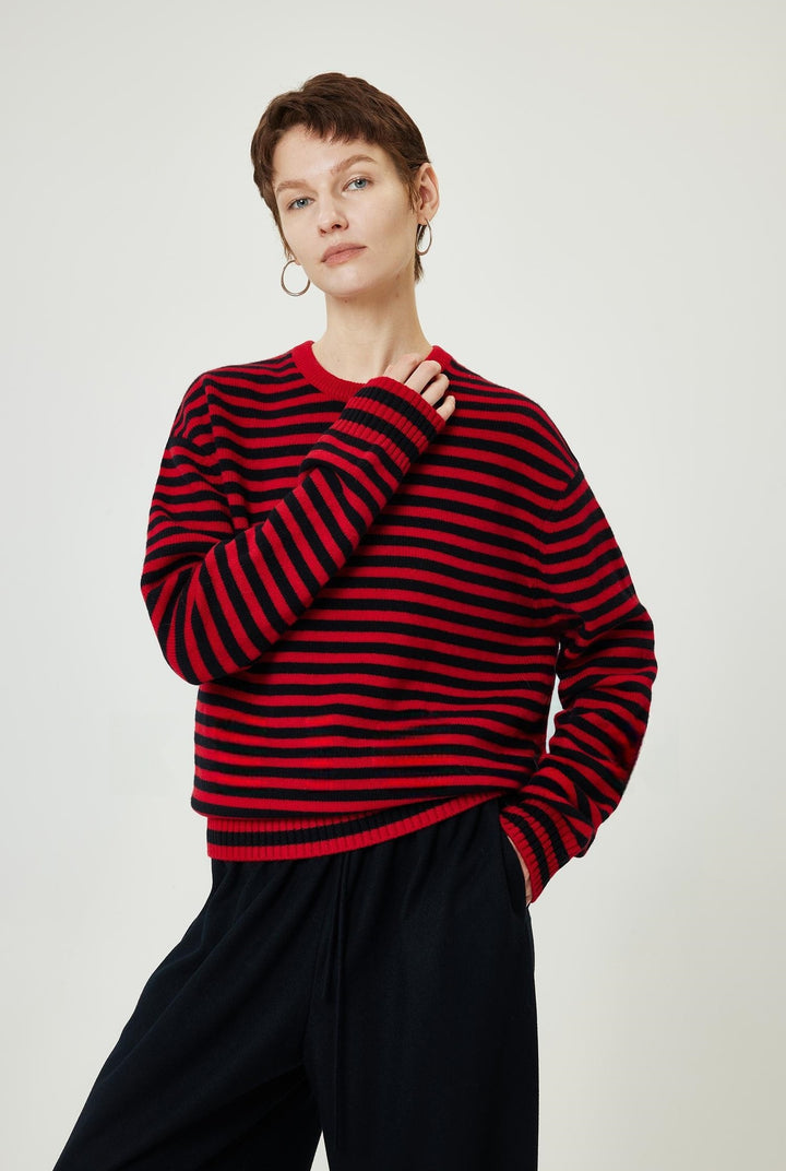 Pull à col roulé à la mode pour femmes avec motif rayé Chic & Stil