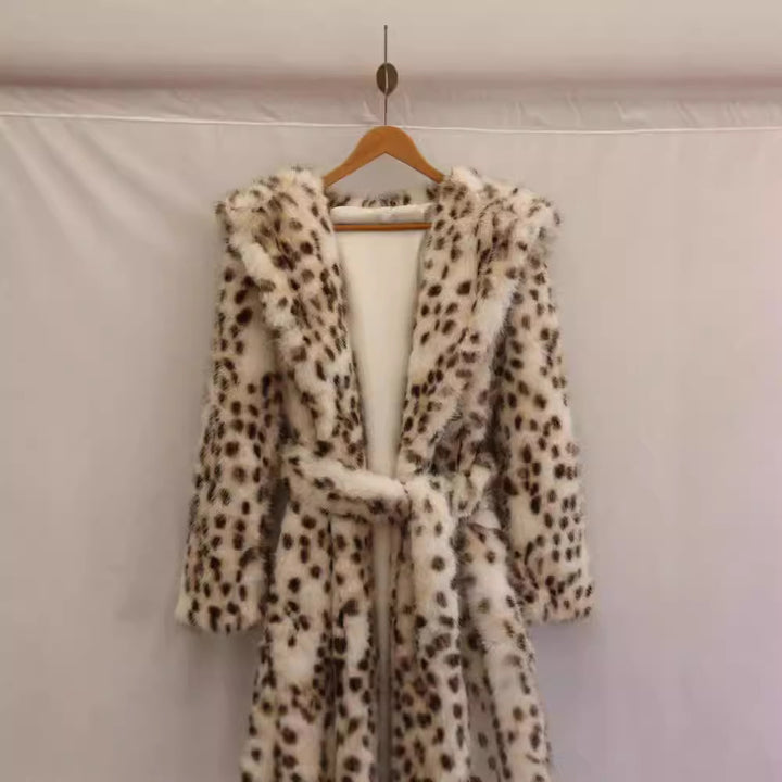 Lune London Women's Polar Bathrobe with Hood and Leopard Print