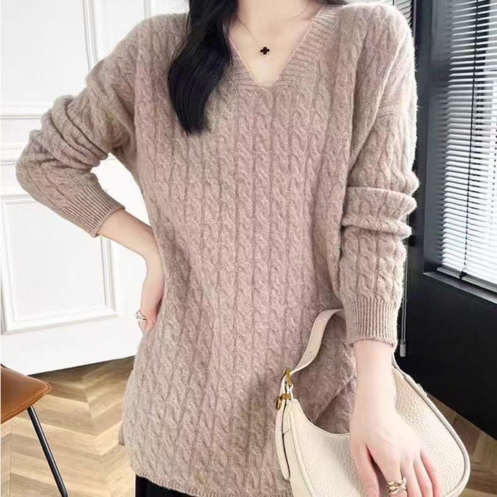Women chunky knit sweater with V-neck and relaxed fit Lune London