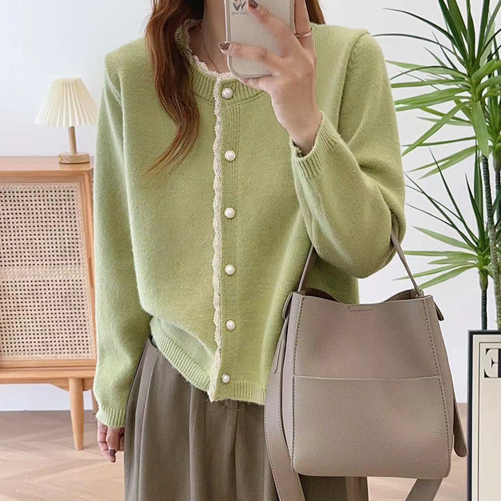 Cardigan femme avec dentelle et magnifiques boutons en perles Chic & Stil