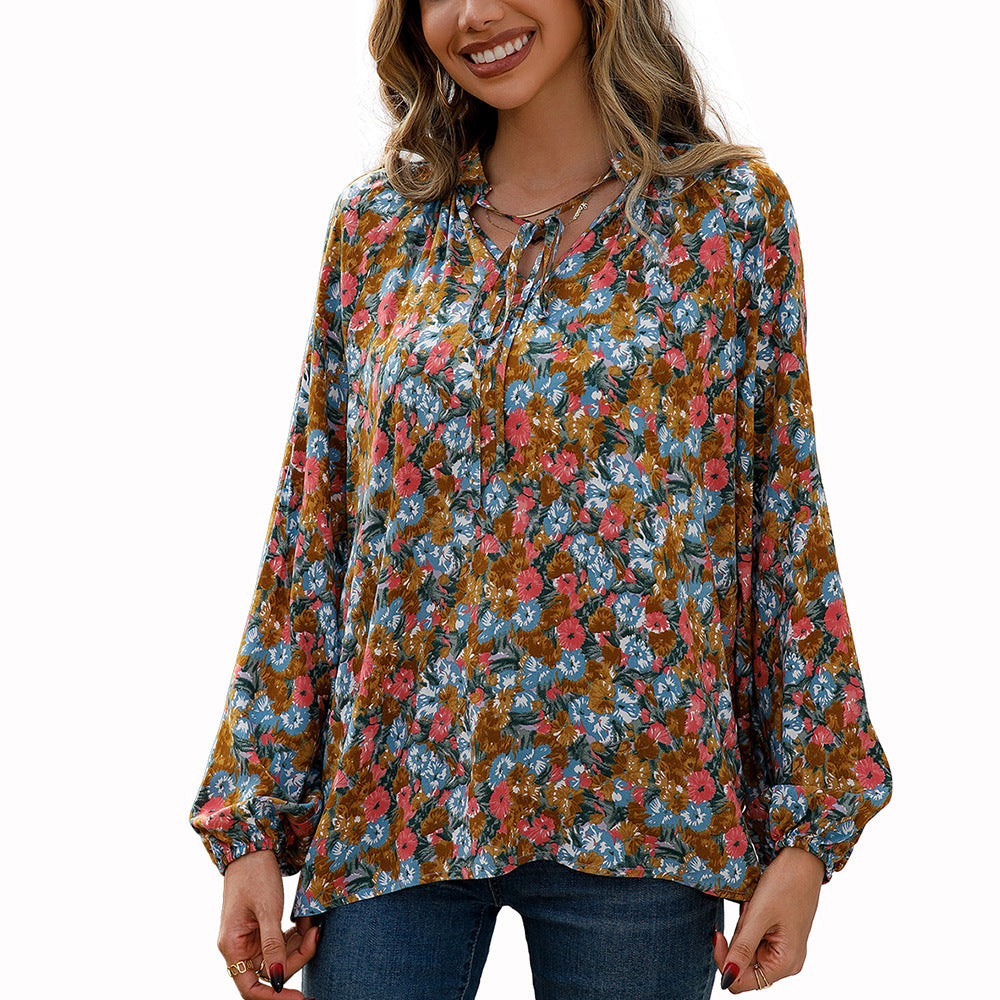 Casual blouse for women with floral patterns and elegant ruffle details Lune London