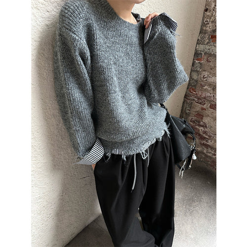 Pull en maille épaisse pour femmes avec des ourlets effilochés modernes et une coupe décontractée Chic & Stil