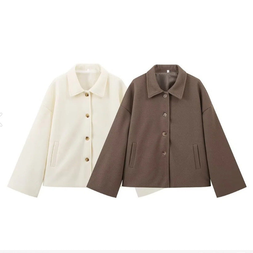 Chic jacket for ladies in soft fabric with button closure and pockets Lune London