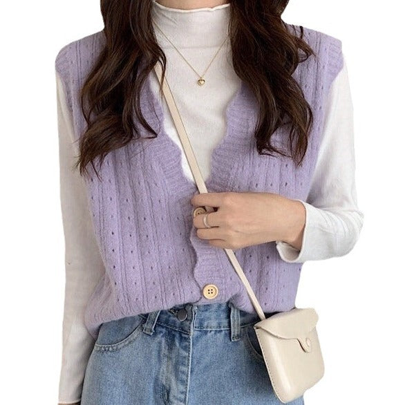 Knit cardigan for women with V-neck and buttons Lune London