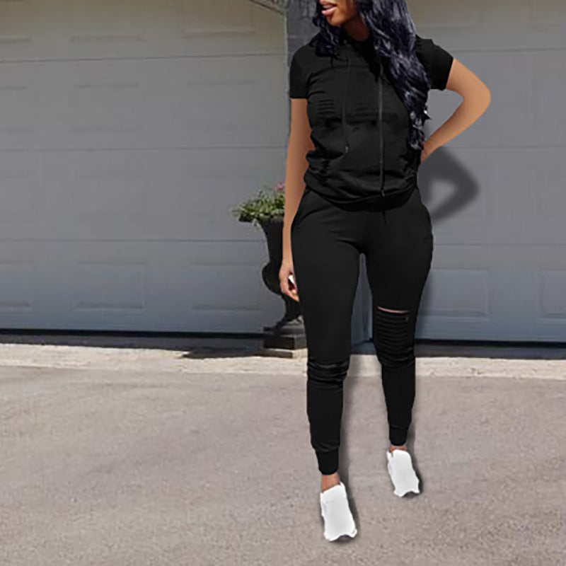 Women's jogging suit with stylish zip details and a chic sporty fit