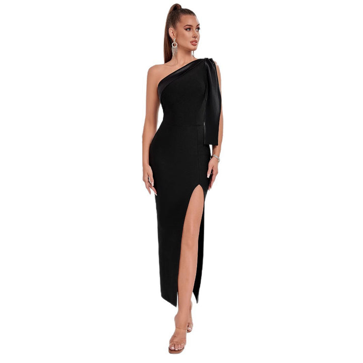Robe maxi élégante pour femmes avec coupe asymétrique et fente accrocheuse Chic & Stil