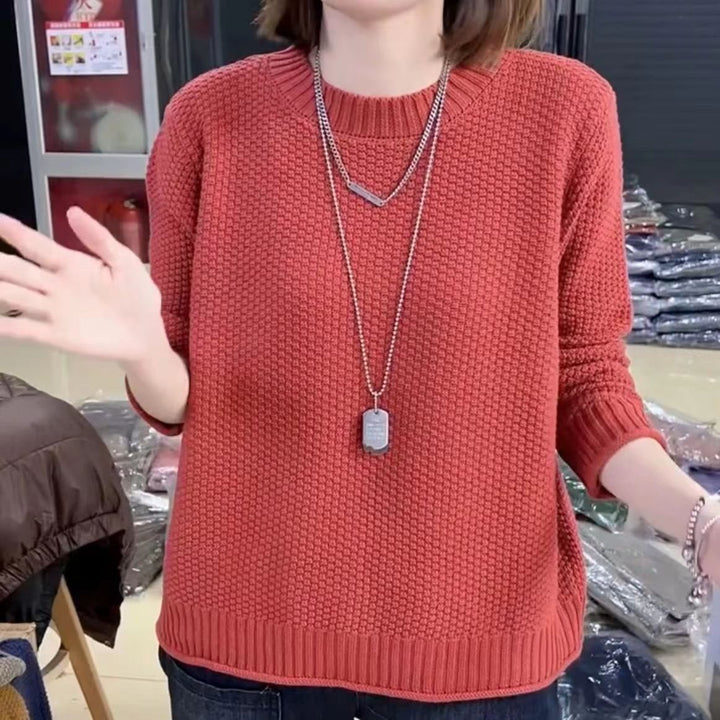 Casual knitted pullover for women with a textured surface and a loose fit Lune London