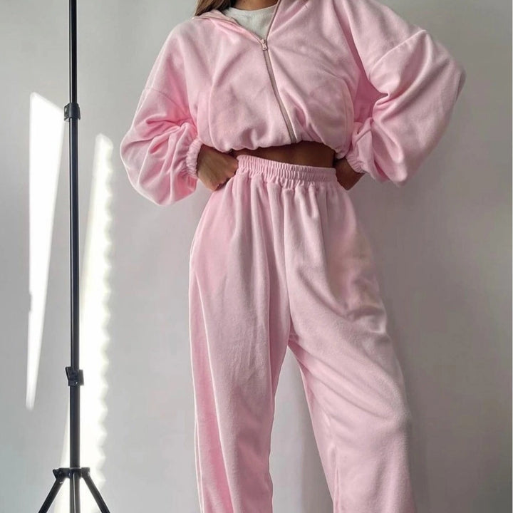 Casual fleece set for women with a high collar and tailored fit Lune London