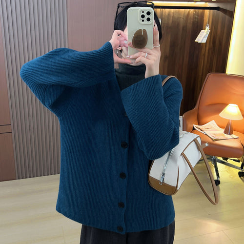 Ladies chunky knit cardigan with spacious pockets and deep V-neck Lune London