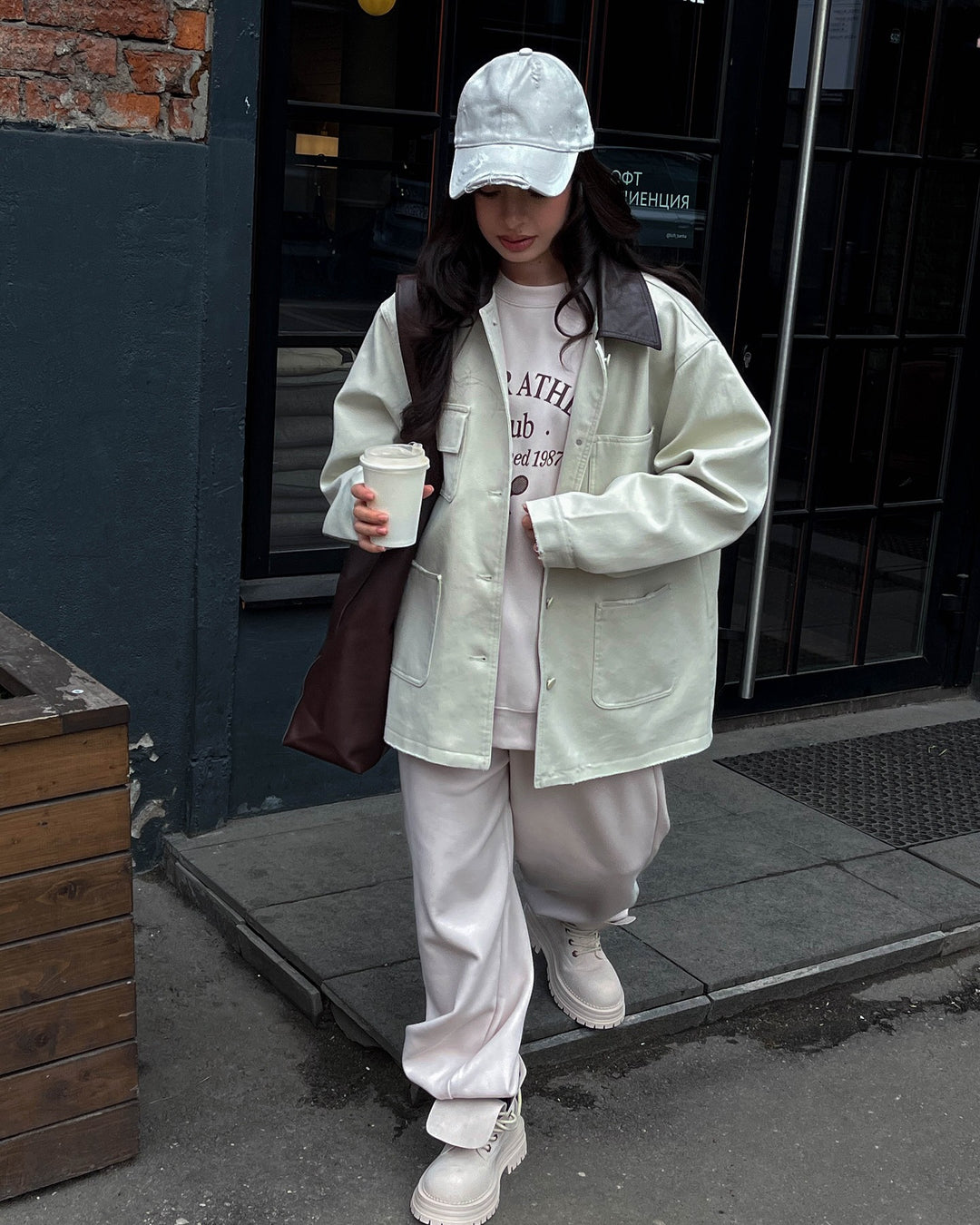 Casual oversized jacket for women with leather collar and practical pockets Lune London