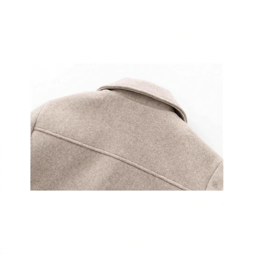 Trendy short jacket for women with practical flap pockets Lune London