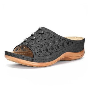 Ladies' fashion and comfortable clogs with breathable upper material Lune London