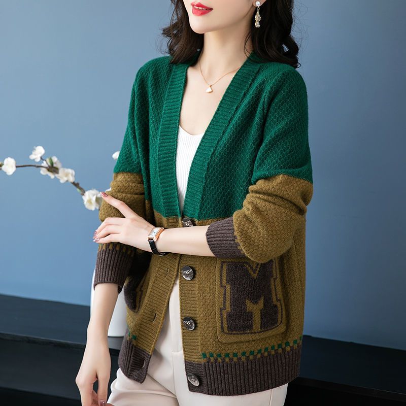 Gilet décontracté pour femmes avec des motifs en câble modernes et des poches pratiques Chic & Stil