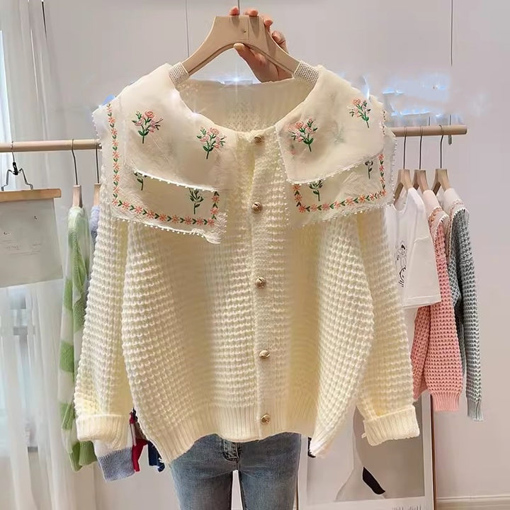 Ladies embroidered cardigan with wide collar Lune London