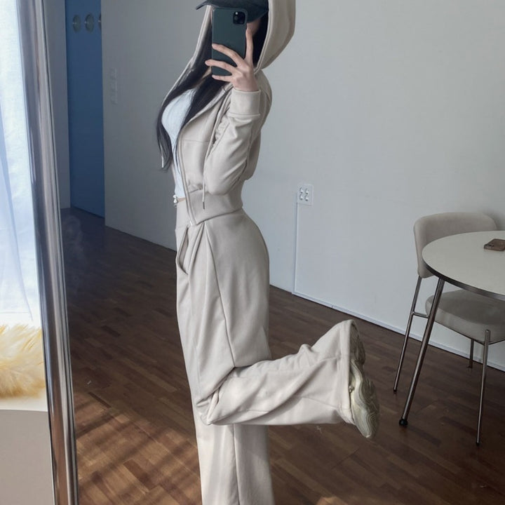 Ensemble féminin à la mode et confortable avec veste courte et pantalon élastique Chic & Stil