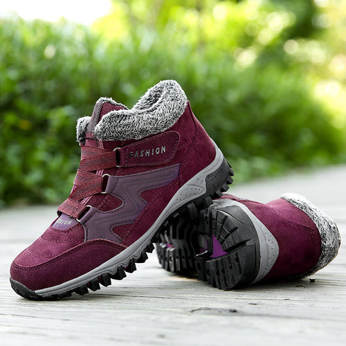 Women’s hiking boots with insulating lining and non-slip sole Lune London