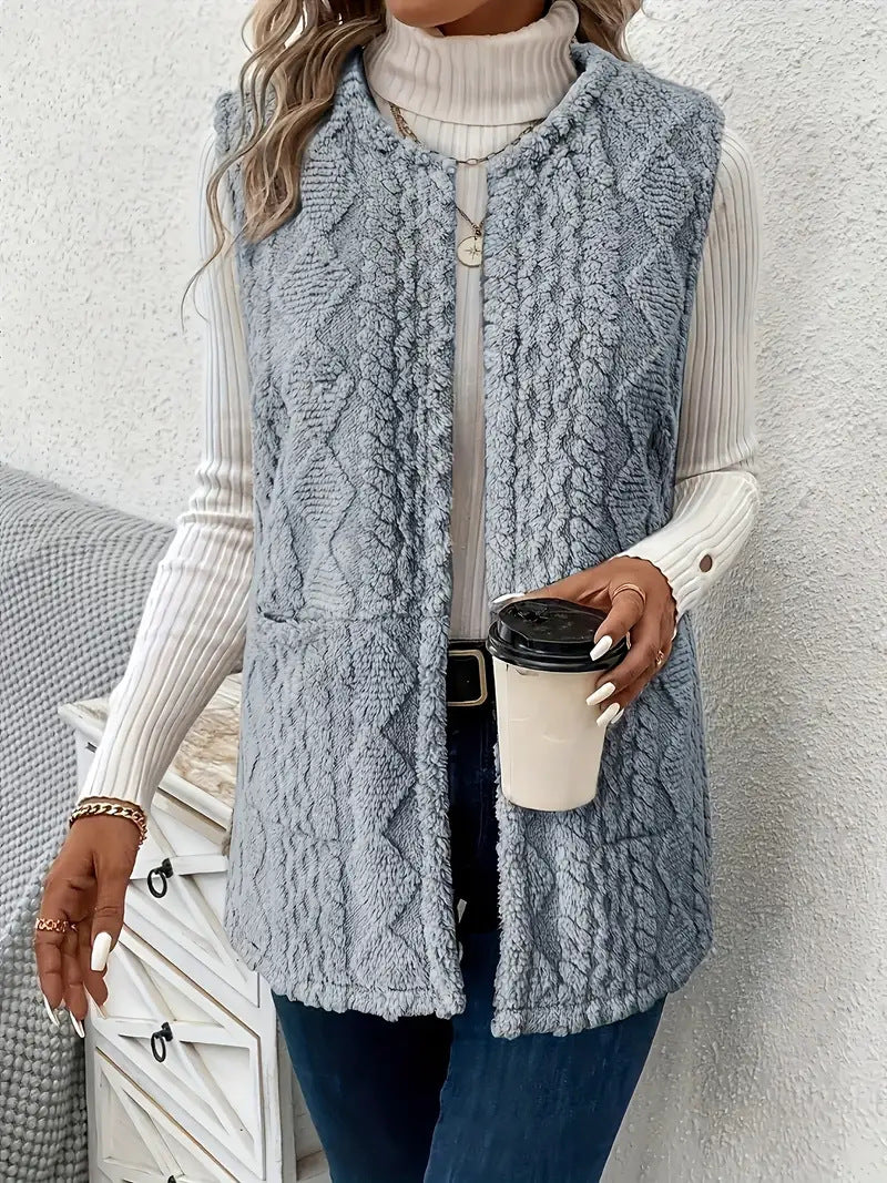 Knitted cardigan for women with luxurious upper material Lune London