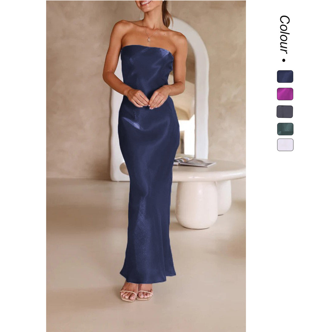 Ladies Elegant Bandeau Maxi Dress with Flowing Satin and Body-Hugging Silhouette