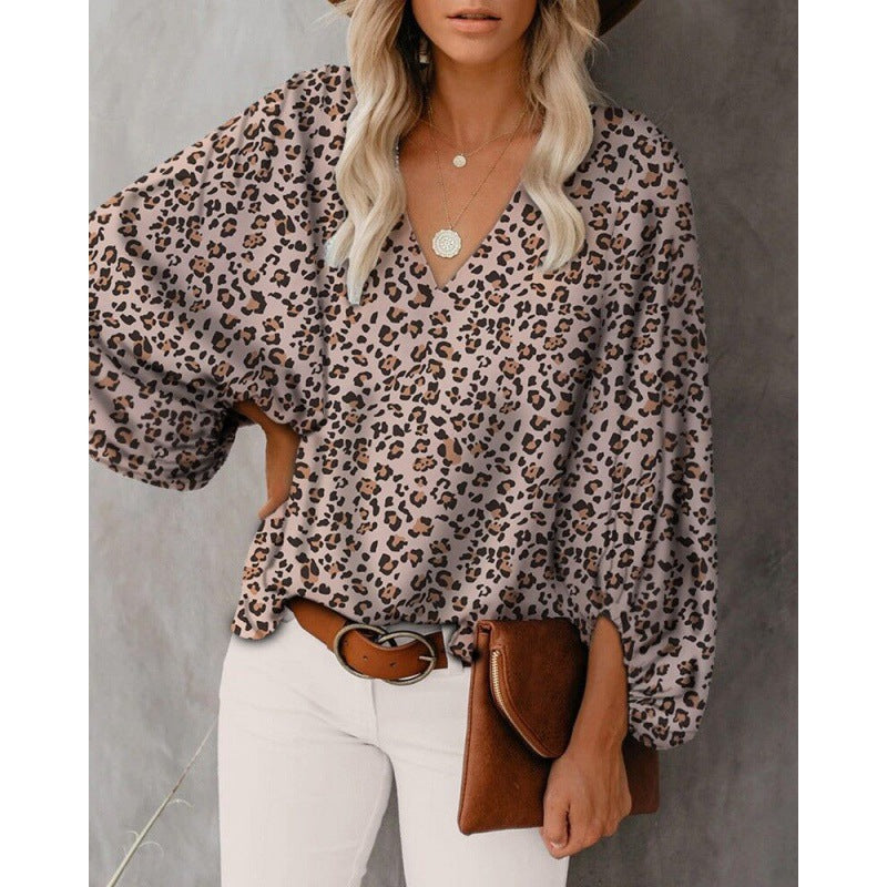 Blouse féminine à la mode avec des manches larges et un col en V Chic & Stil