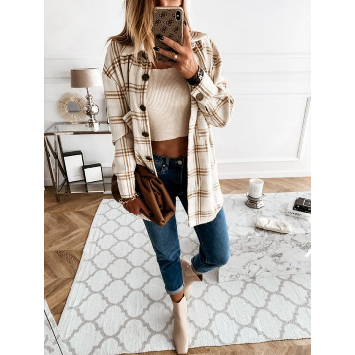 Transitional jacket for women with a trendy plaid pattern and comfortable chest pockets Lune London