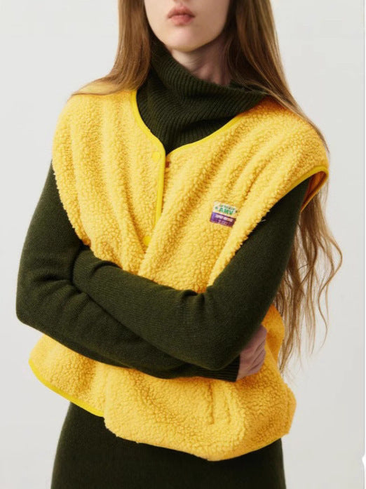 Trendy women's vest with fleece lining and practical pockets Lune London