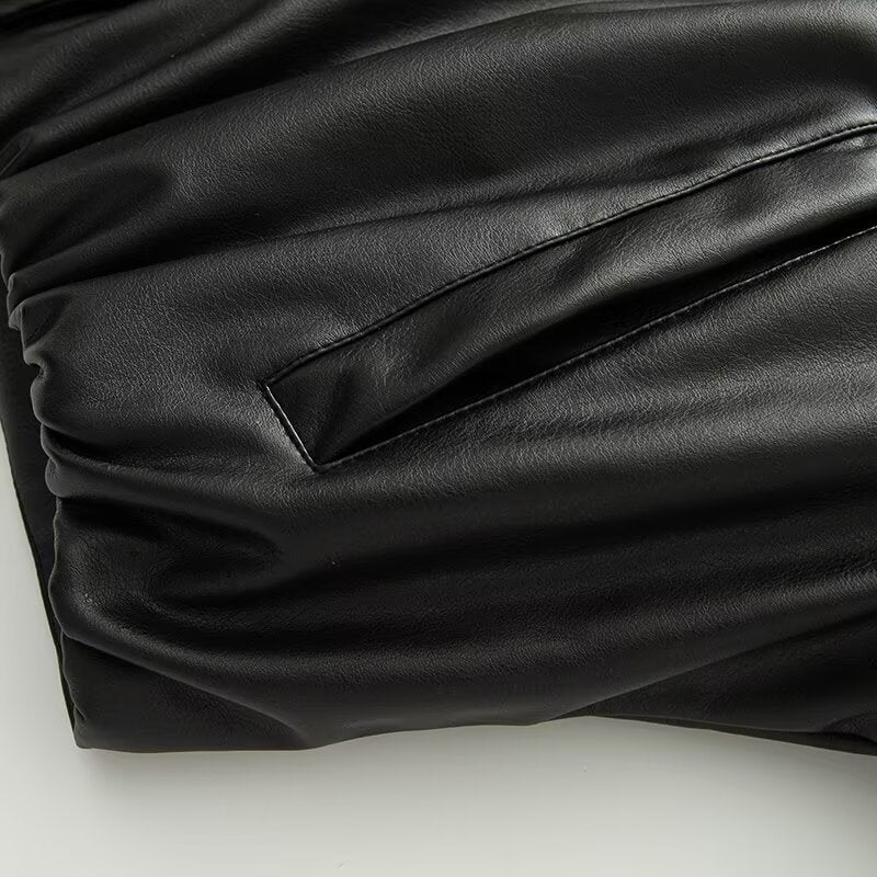 Fashion faux leather jacket for women with a practical zipper and an elastic waist Lune London
