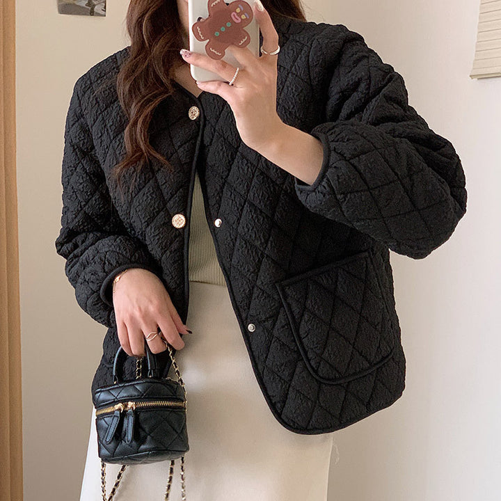 Ladies down jacket with practical button closure and side pockets Lune London