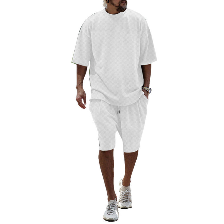 Comfortable summer outfit for men with oversized T-shirt and shorts Lune London