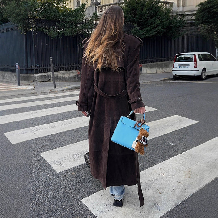 Manteau trench long en suede élégant et confortable pour femmes Chic & Stil